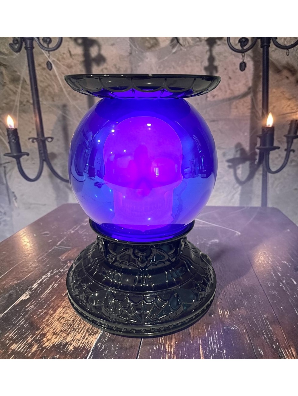 Bath & Body Works Light Up Skull 3 Wick Candle Holder Pedestal Halloween NEW